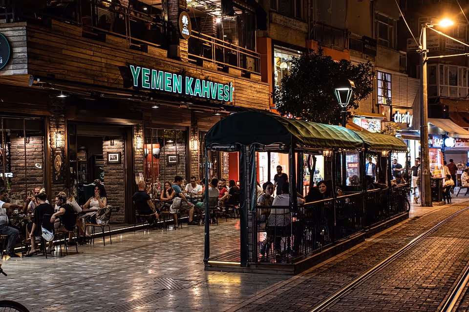 Restaurants en terrassen in Antalya tijdens een vakantie in Turkije